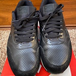 Rare Nike Air Max 1 Leather Black Sea Glass Shoes